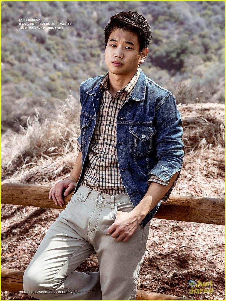 Présentation : KI HONG LEE | FR Kpop Amino