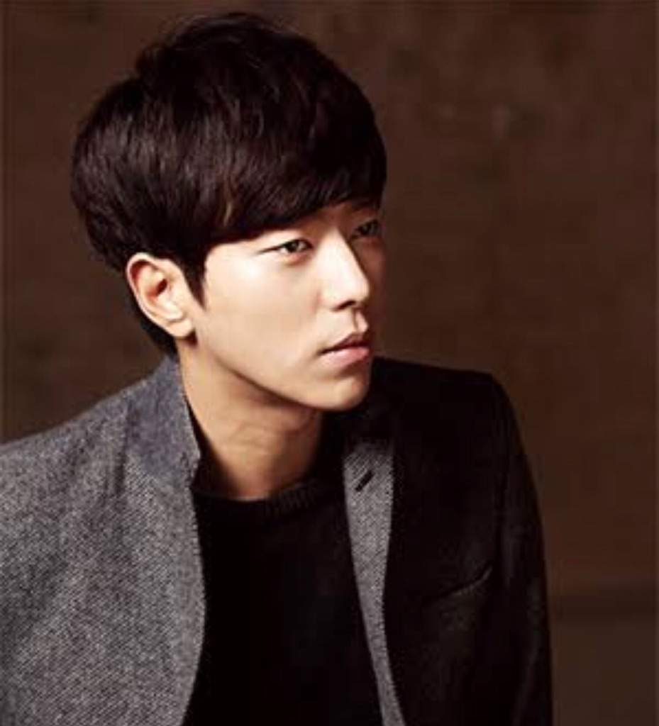 Yoon Hyun Min 