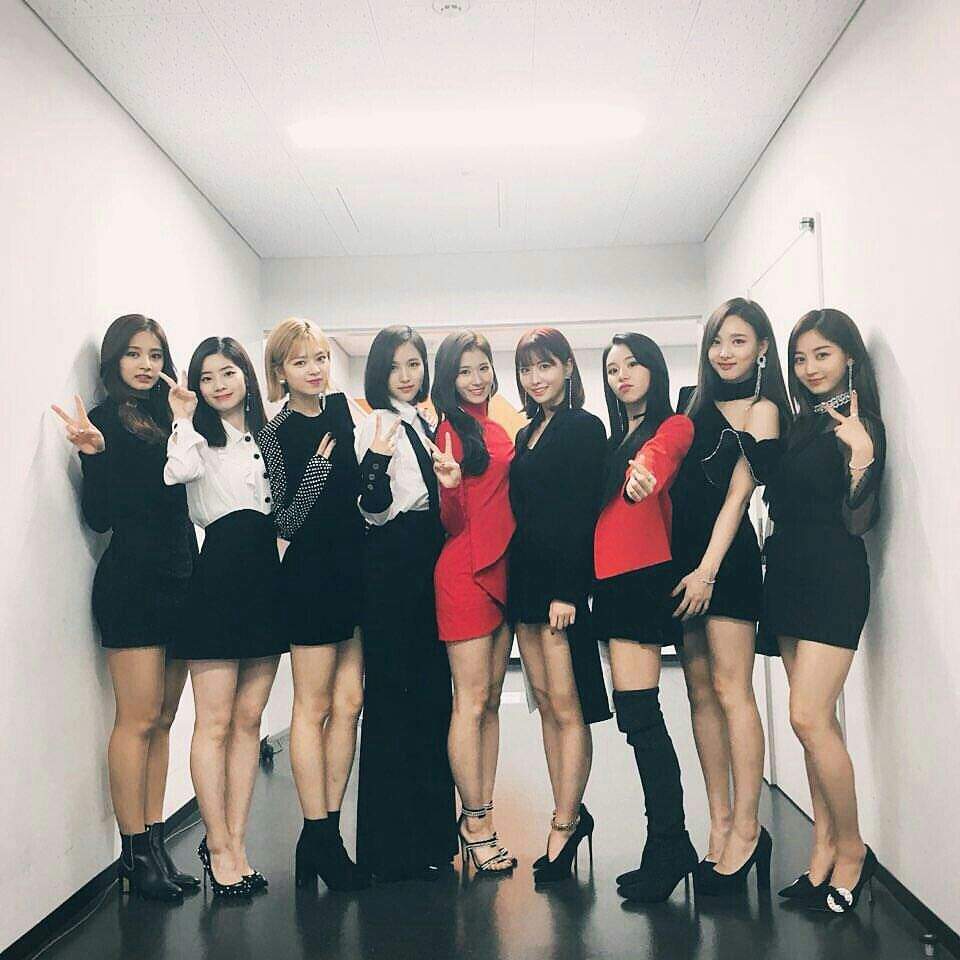 Twice At Mnet Asian Music Awards 17 K Pop Amino