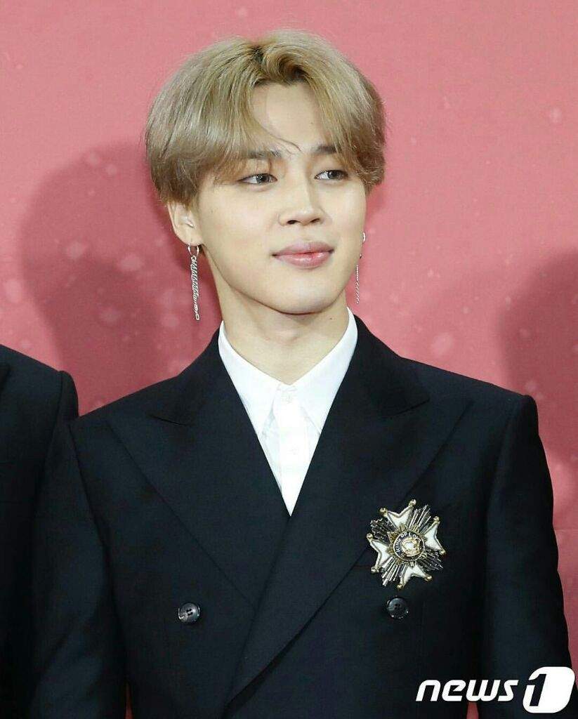 He Looks So Beautiful I Want To Cry Park Jimin Amino