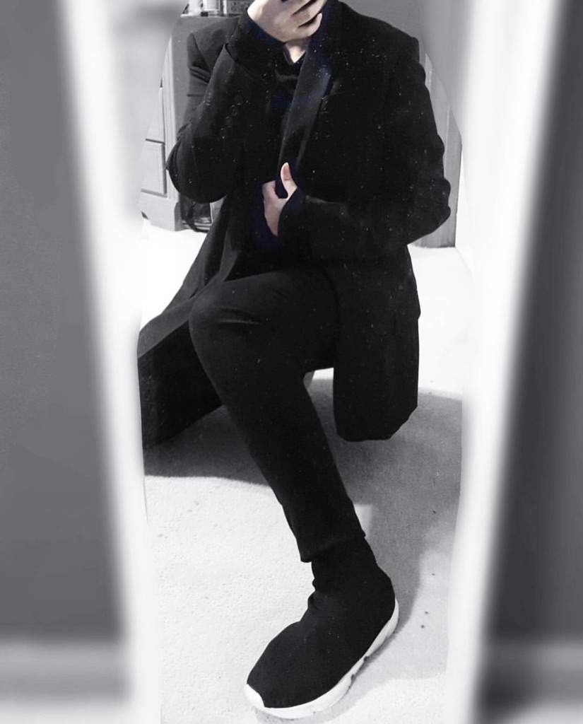 All black ootd | Korean Fashion Amino