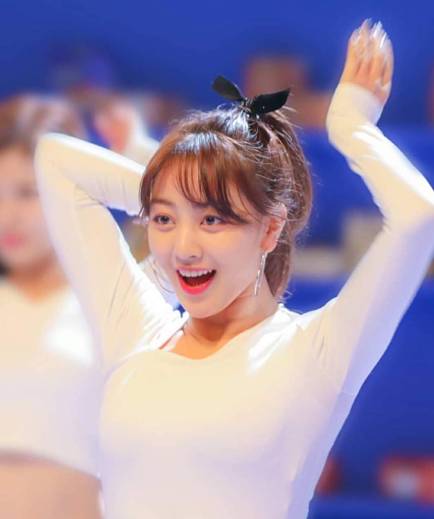 Twice Heart Shaker Jihyo 35 Images Shaker Pics Omg Everyone Looks Awesome Shaker