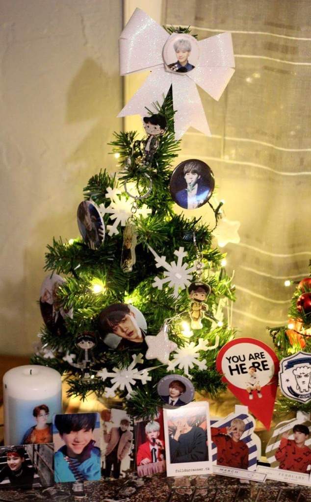 My BTS Christmas tree 🎄 ARMY's Amino