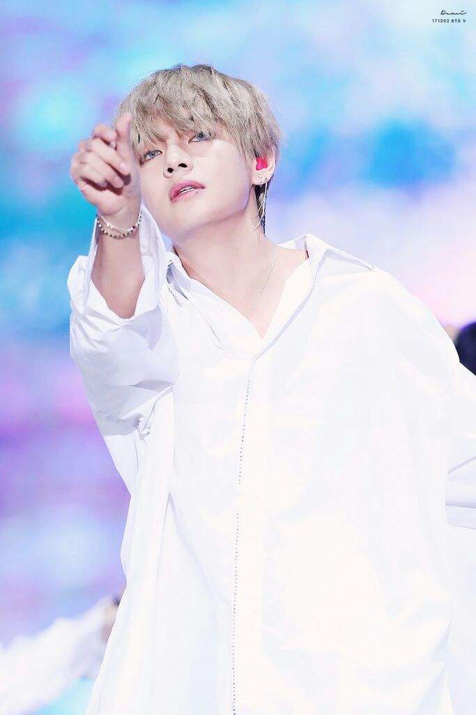 bts v white shirt