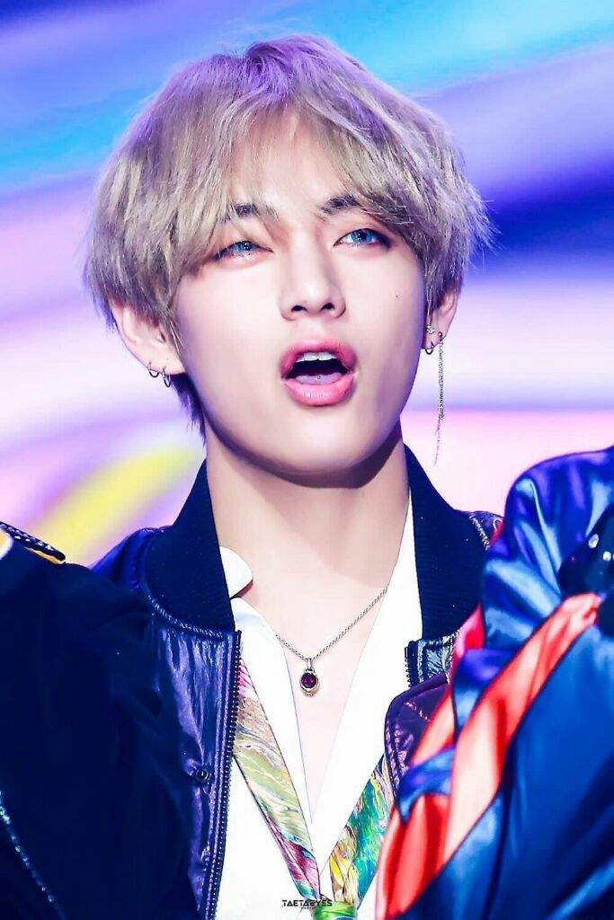 What do you think ? Does Taehyung have a tongue piercing or not ...
