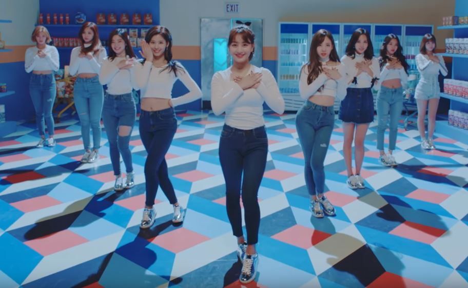 Twice Heart Shaker Music Video Review K Pop Amino