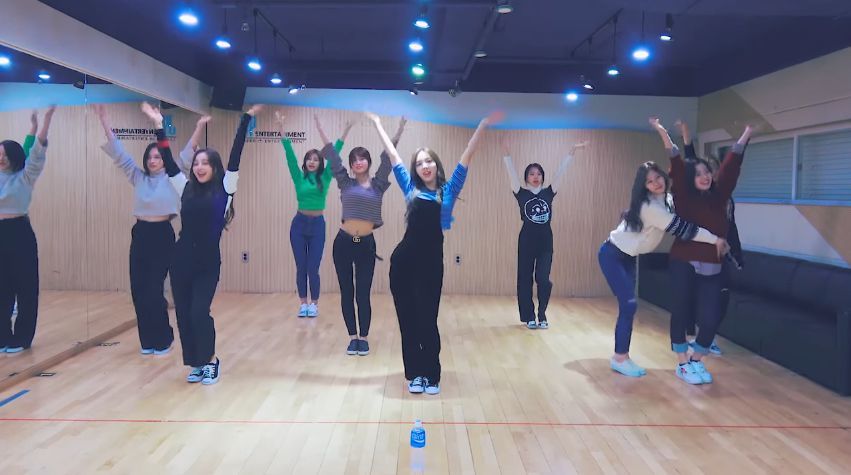 Twice Compartilha Outra Dance Practice Para Heart Shaker Twice 트와이스 ㅤ Amino