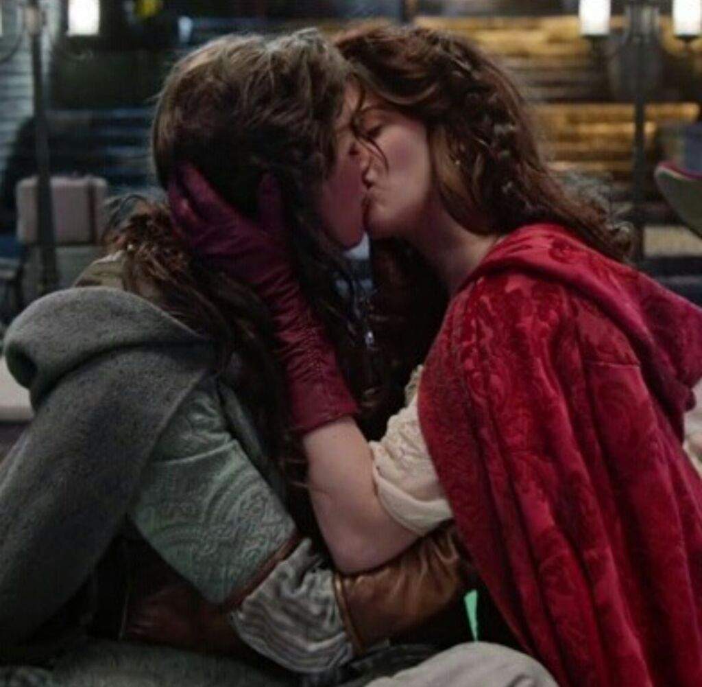 Once Upon A Time Love Is Love 💛💚💙💜 Chicas Lesbianas Y Bisexuales Amino 