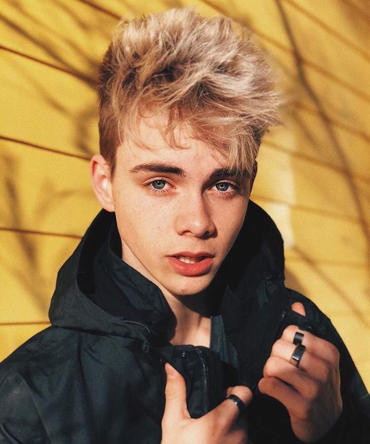 Corbyn Besson | Wiki | Why Don't We Amino