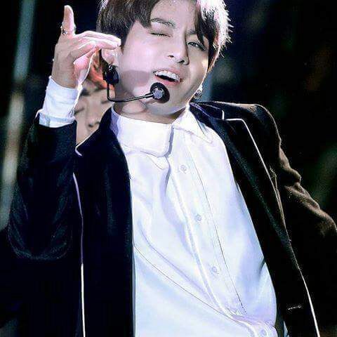 ⭐20 bias day Jungkook winking⭐ | ARMY's Amino