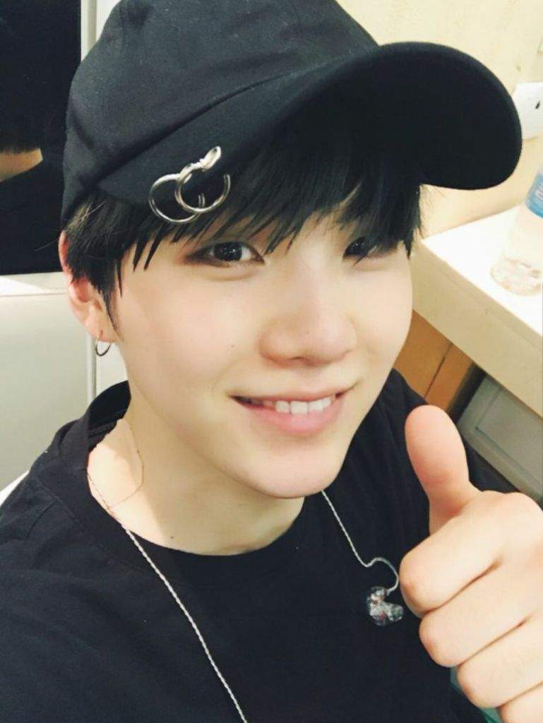 yoongi black cap