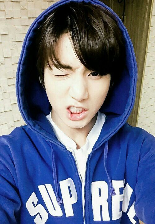 ⭐20 bias day Jungkook winking⭐ | ARMY's Amino