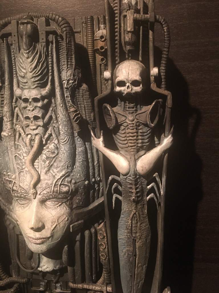 HR Giger Li II Statue! 💀 | Horror Amino