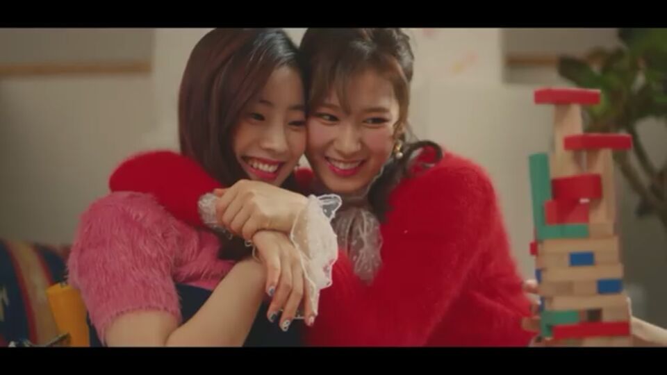 Ships In The Merry Happy Mv Twice 트와이스 ㅤ Amino