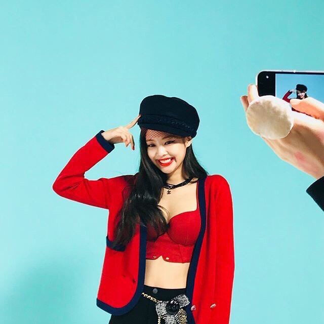 Harper’s Bazaar x Jennie | Kim Jennie Amino - 640 x 640 jpeg 35kB