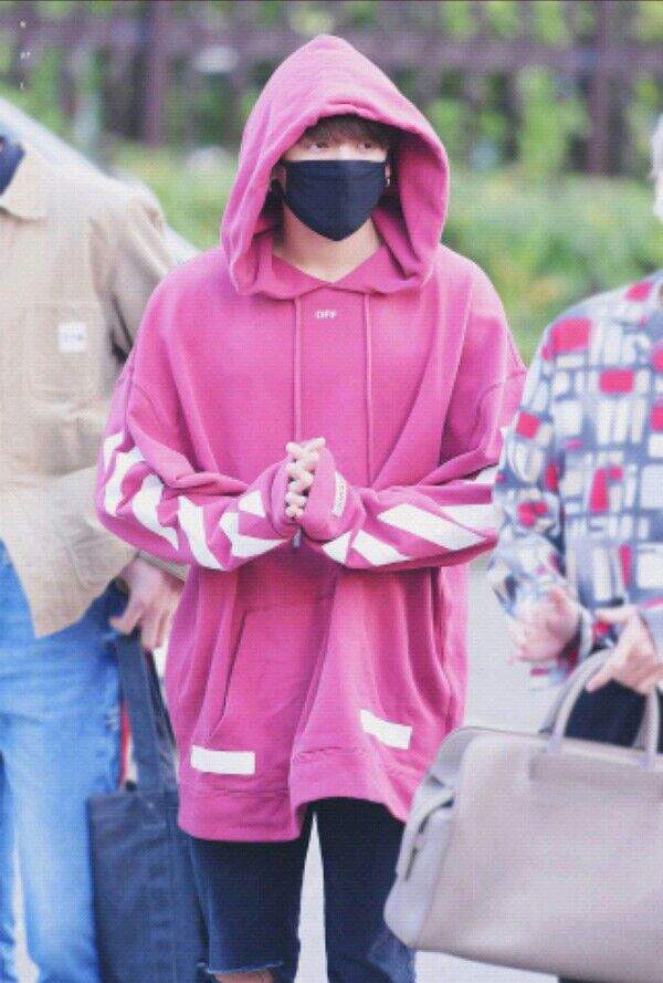 Jungkook in pink~A rare concept | ARMY's Amino