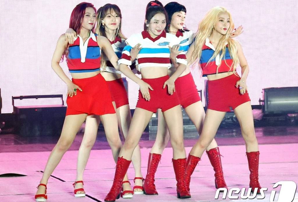 Red Velvet 2017 Review.