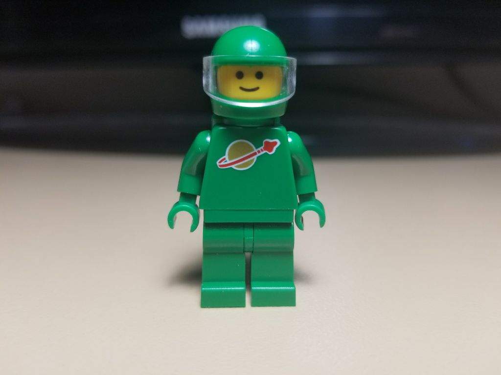 lego green spaceman