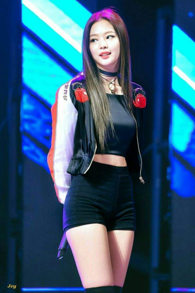 VISTETE AL ESTILO DE JENNIE DE BLACKPINK | • Moda y belleza Asiática • Amino VISTETE AL ESTILO DE JENNIE DE BLACKPINK | • Moda y belleza Asiática • Amino