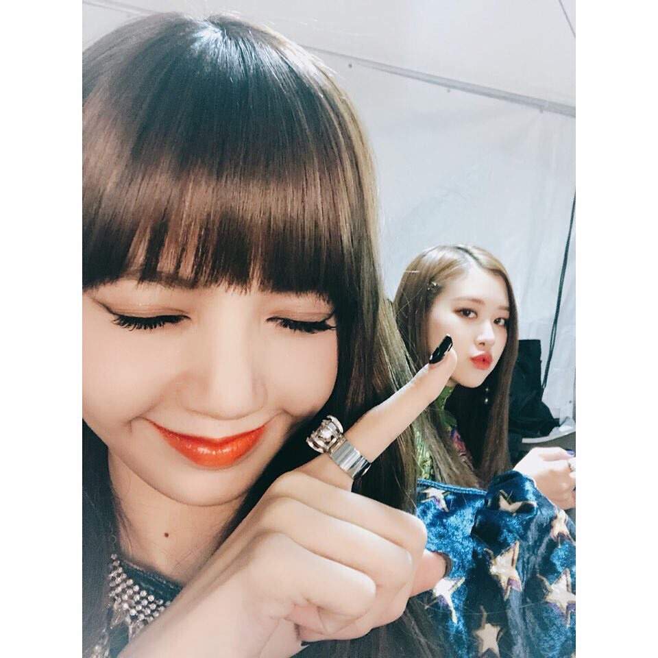 Lalisa Manoban Instagram Name / Originating from thailand, she is the ...