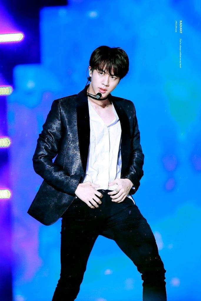 être Hypnotisé Par La Beauté D Une Personne Kim Seokjin | Wiki | BTS France Amino