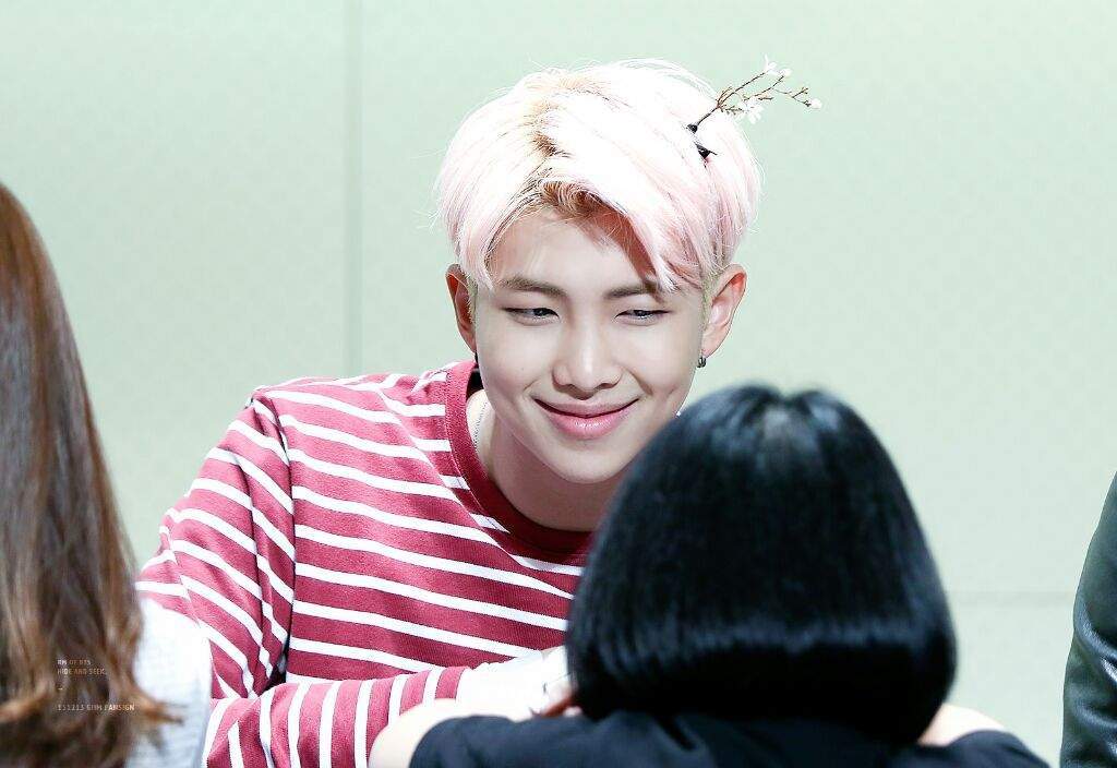 Dia 25: RM en un Fanmeeting | ARMY's Amino Amino