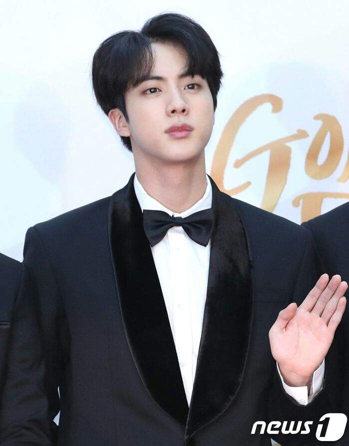 🌟 BTS Red Carpet 2nd day photoshoot at Golden Disc Awards 2018 | ARMY's ...