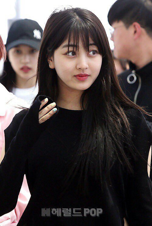 Jihyo With Black Hair • | Park Jihyo (박지효) Amino