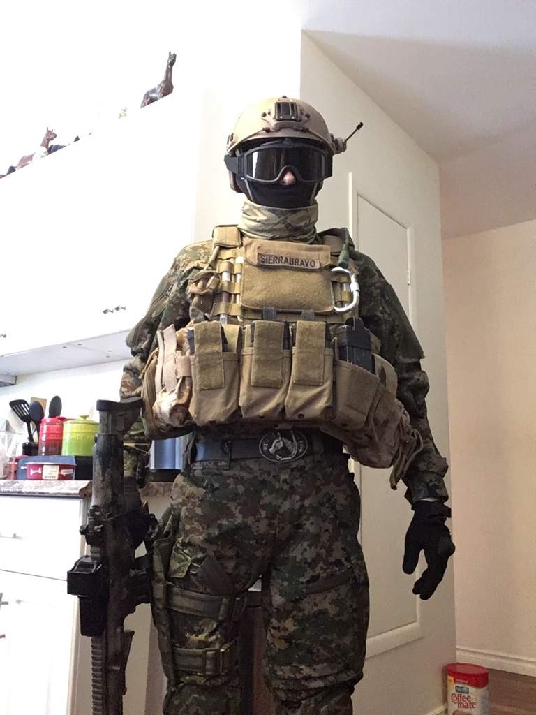 Airsoft loadout | Original Airsoft Amino Amino