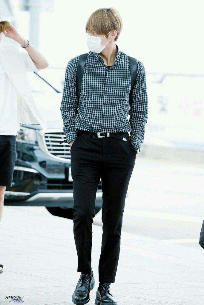 TOP 20 KIM TAE HYUNG AIRPORT FASHION | ARMY's Amino