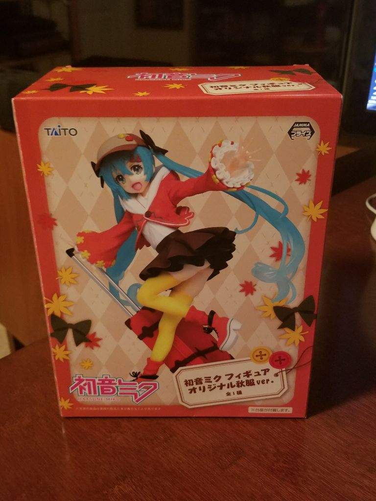 miku autumn figure