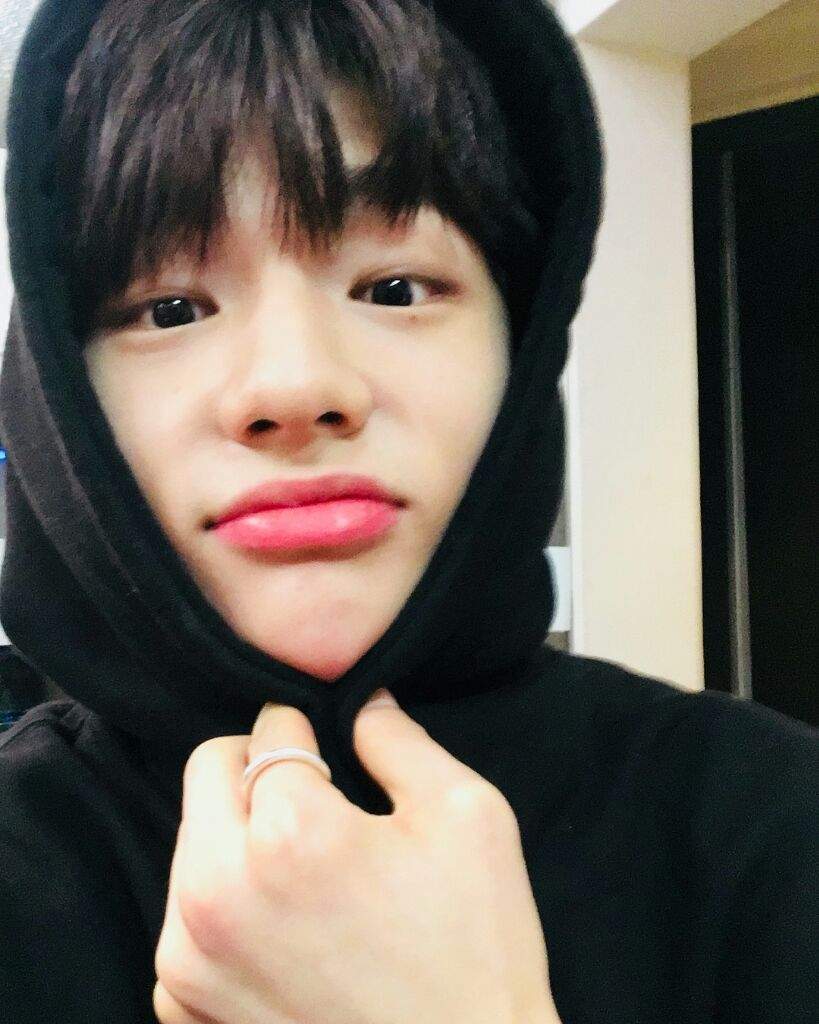 Instagram Upgrade Hyunjin~ | Stray Kids Amino