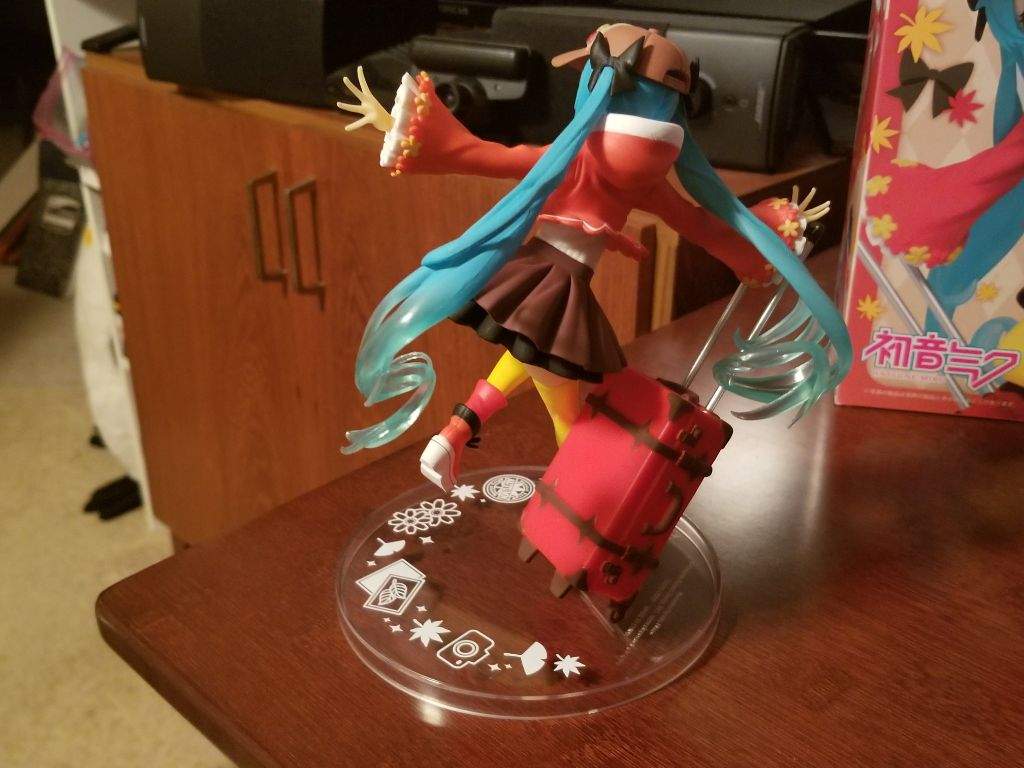 miku autumn figure