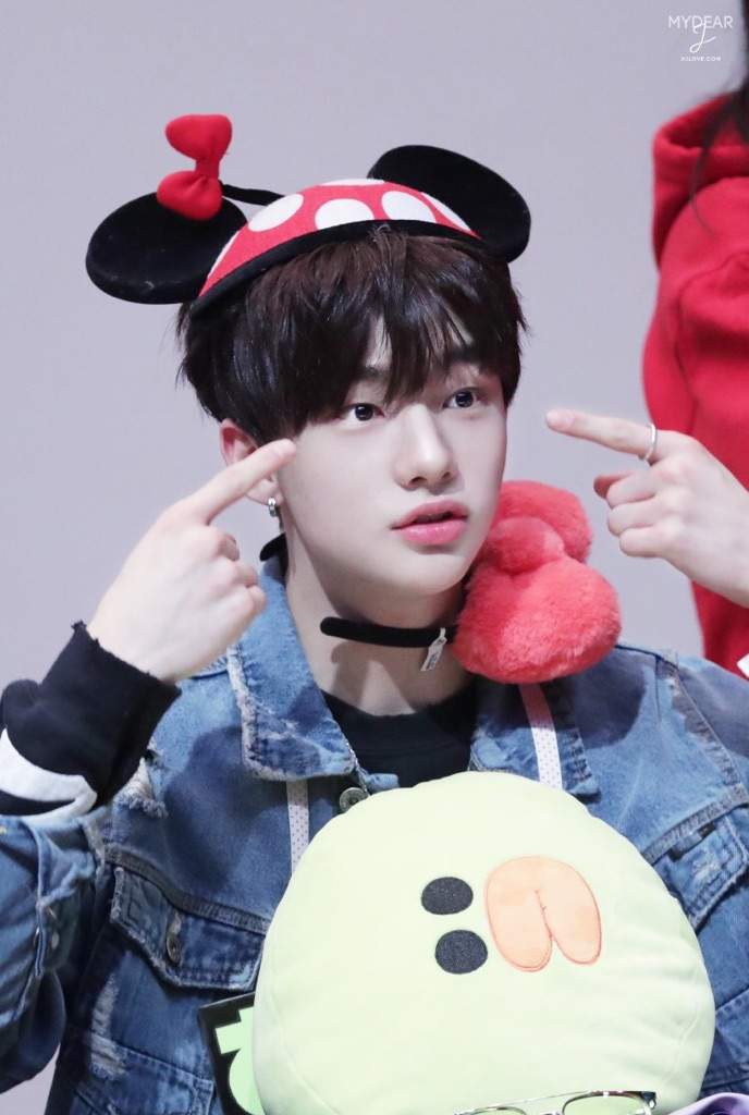 hyunjin skzoo plush