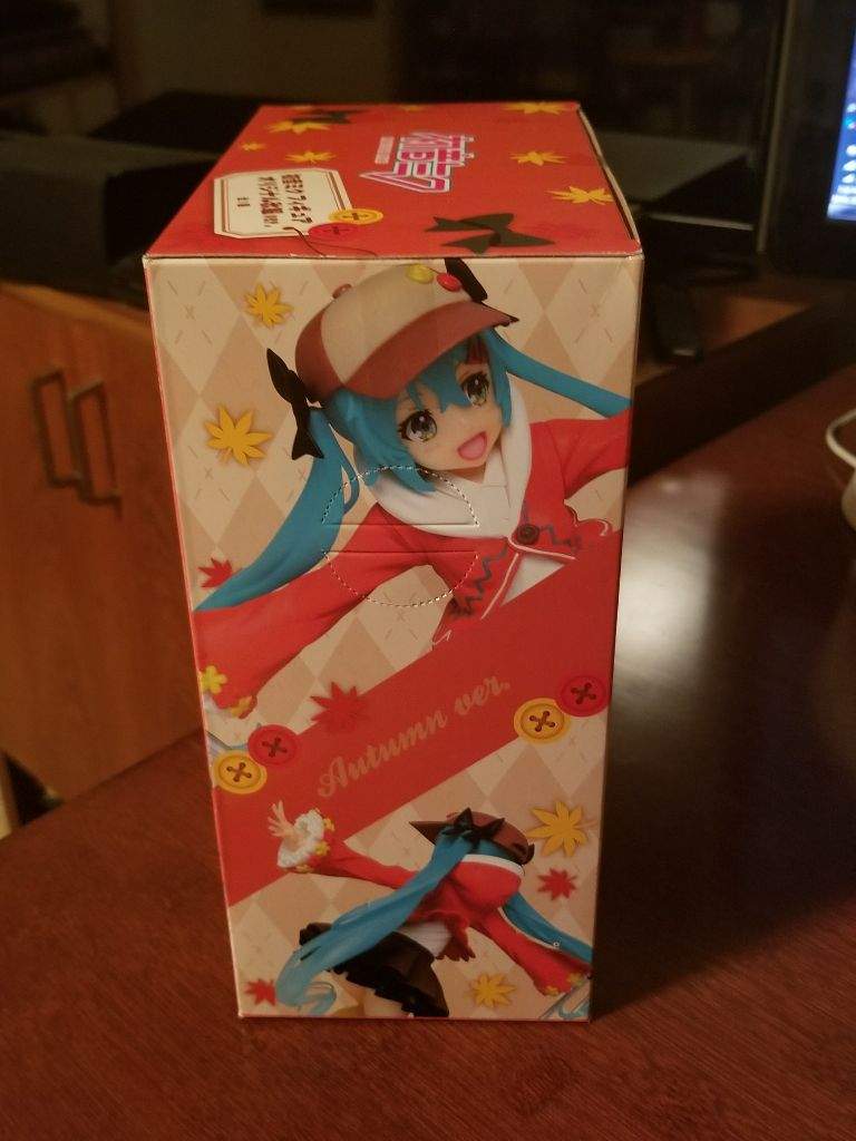 miku autumn figure