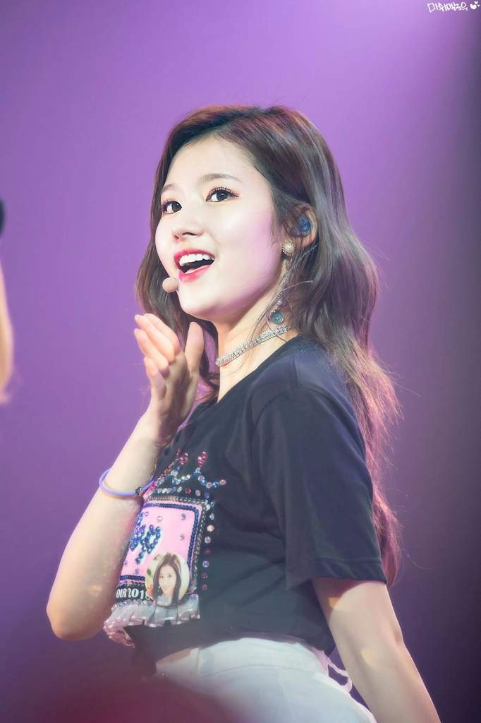 SANA @ TWICE Japan Showcase 2018 ♕ | Sana (트와이스) Amino