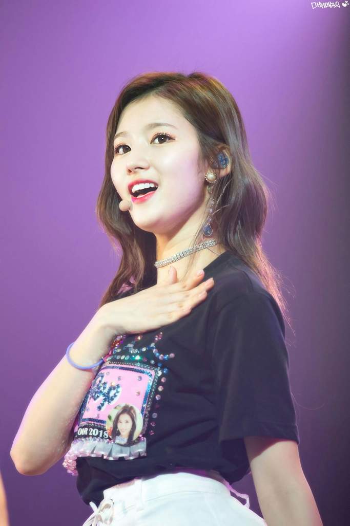 SANA @ TWICE Japan Showcase 2018 ♕ | Sana (트와이스) Amino