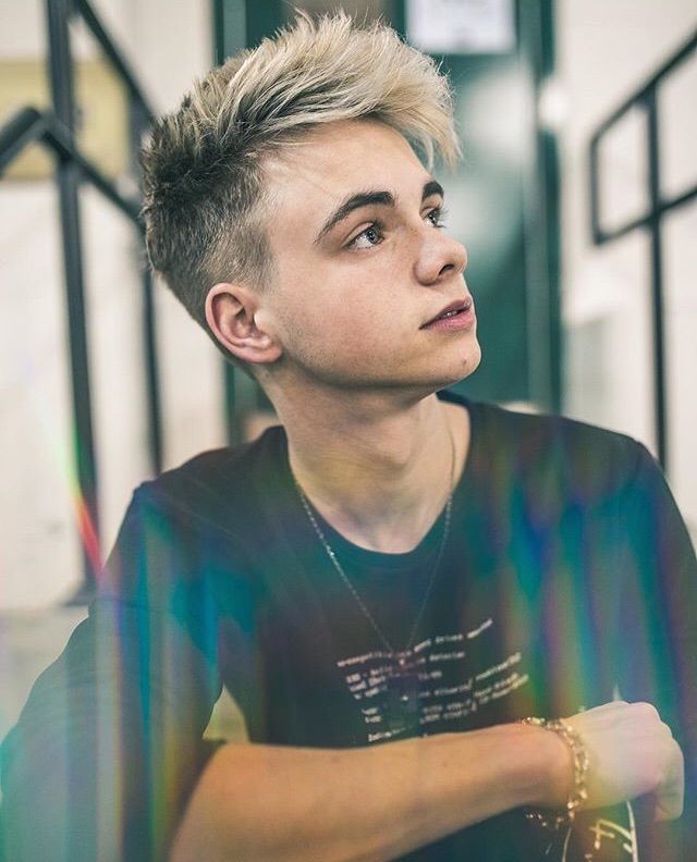 Corbyn Besson | Wiki | Why Don't We Amino