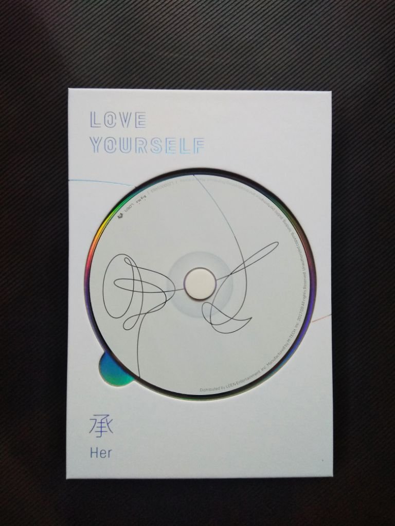 Review Album Love Yourself - HER (V Version)  BTS ARMY 