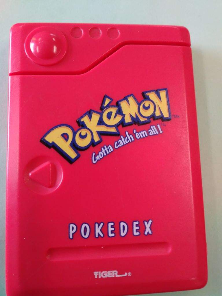Original Pokedex Toy?!? | Pokémon Amino