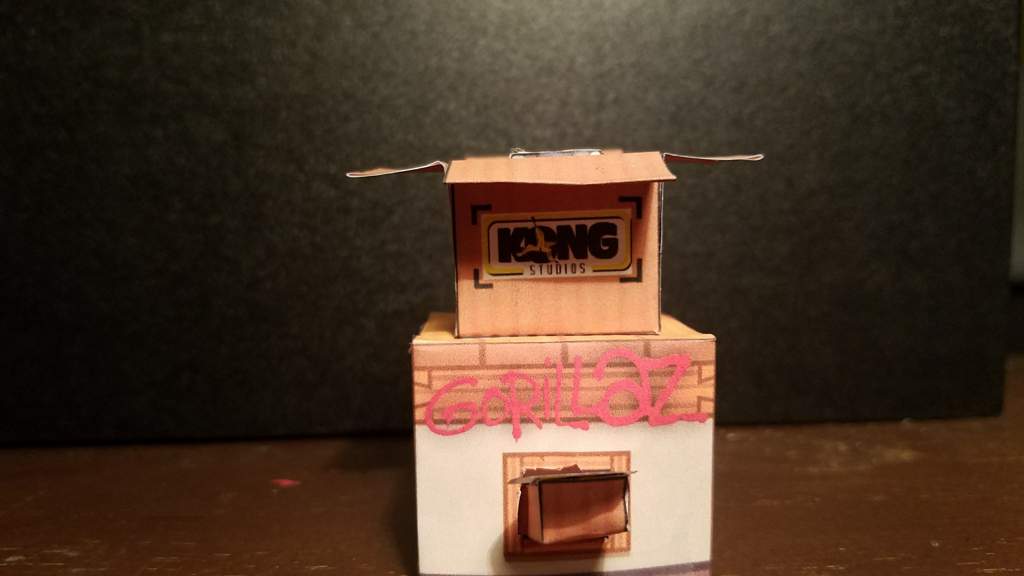 My new Noodle in Fedex box papercraft "automata" Gorillaz Amino