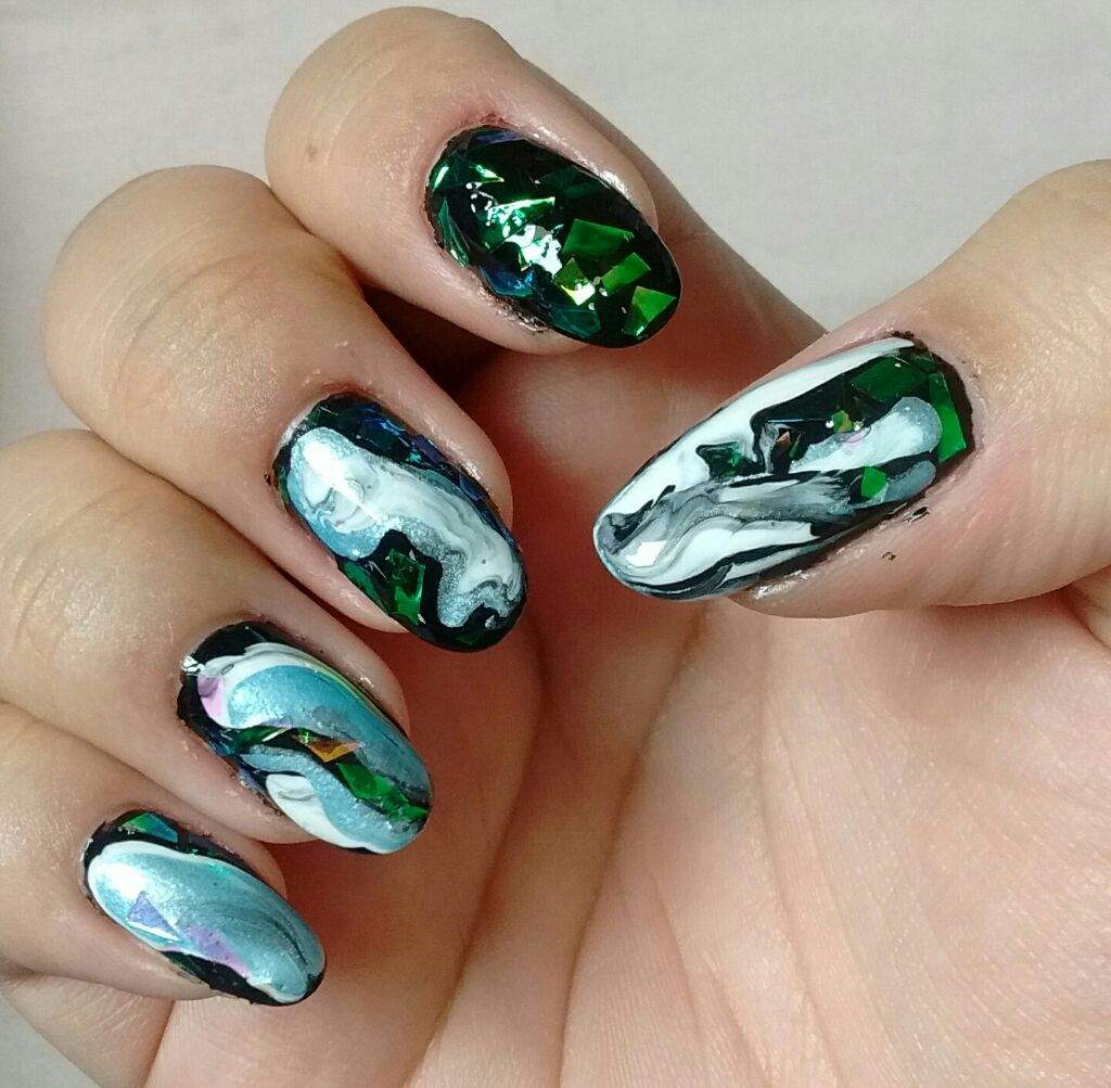 Whats On My Other Hand Nail Art Amino