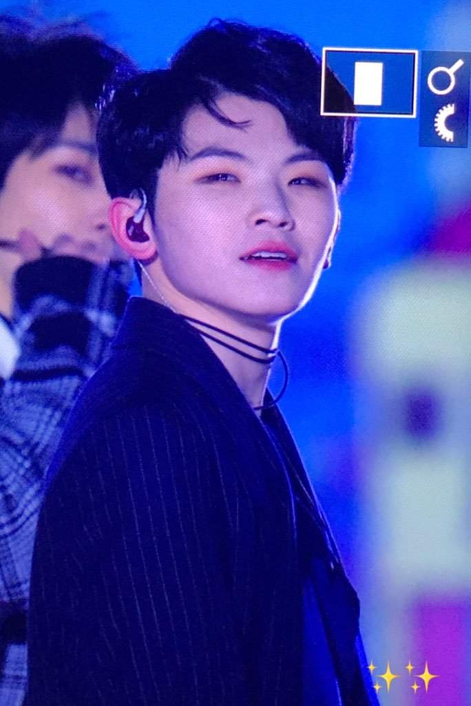 180210 show champion | Woozi (우지) Amino