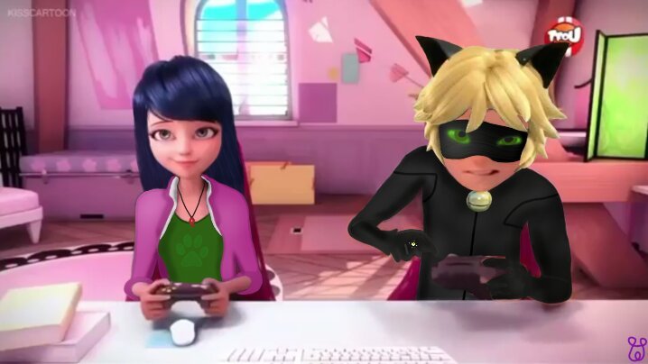 Marinette And Cat Noir Playing Videogames Miraculous Amino