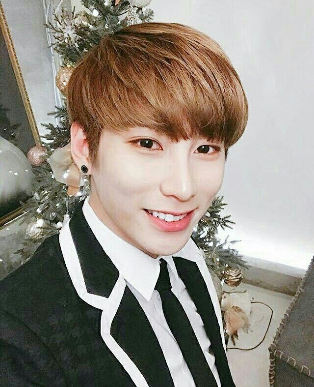 Isaac Wiki German Kpop Amino 🇩🇪 Amino