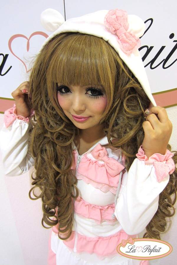 Hime Gyaru | Wiki | Alternative Fashion Amino