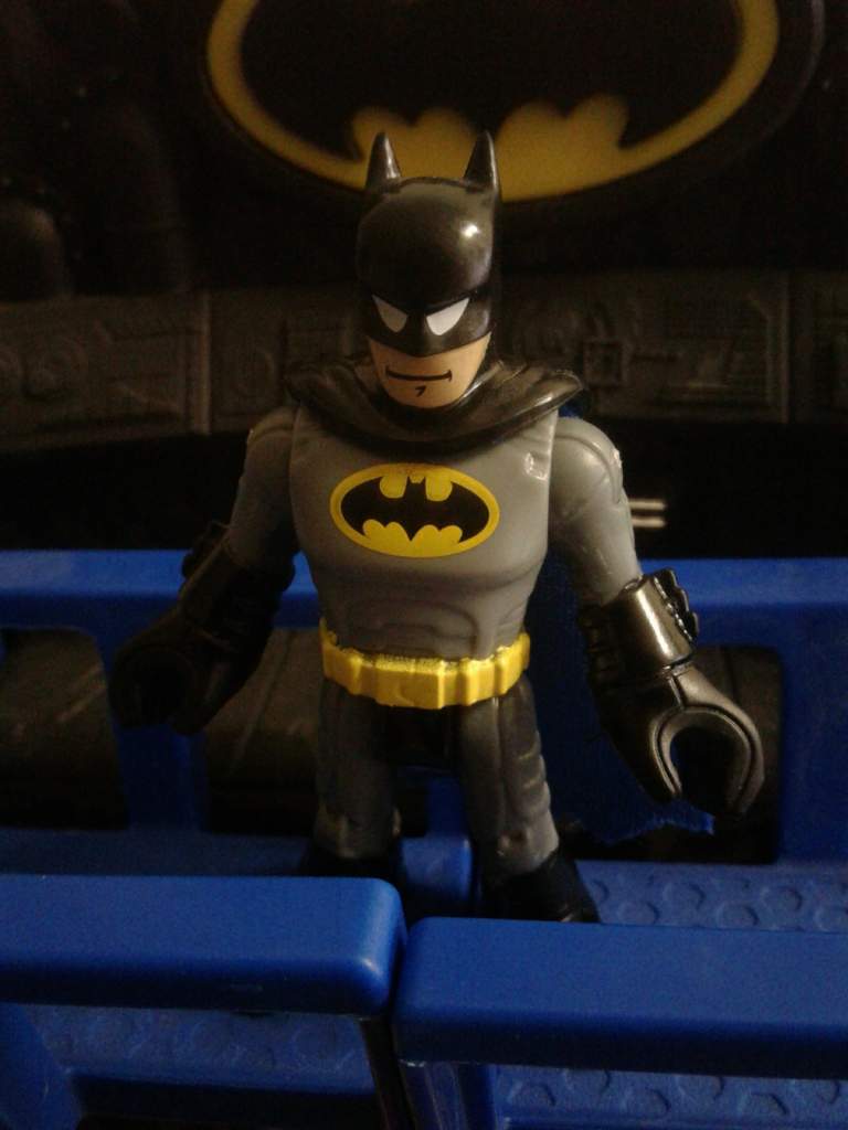 imaginext dc super friends battle batcave