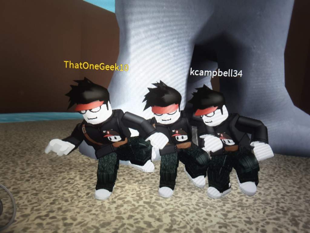 Triple Posing And Posting Guest Boys Roblox Amino - boy guest roblox toy