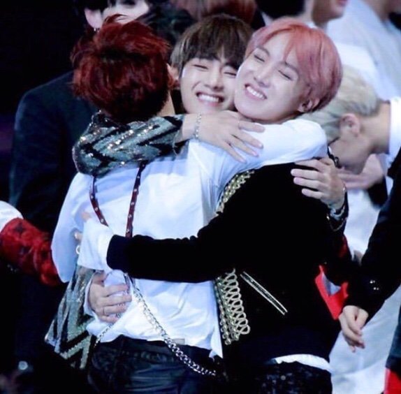 J Hope And V Are Hugging Suho So Cute Armys Ls Amino J Hope And V Are Hugging Suho So Cute Armys Ls Amino