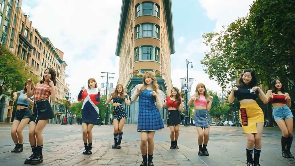 Outfit Review: Likey | Twice (트와이스)ㅤ Amino